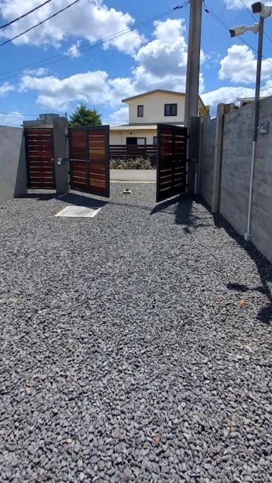 Bois Mapou Self Catering Apartments Unit 204 Rivière Noire Екстериор снимка